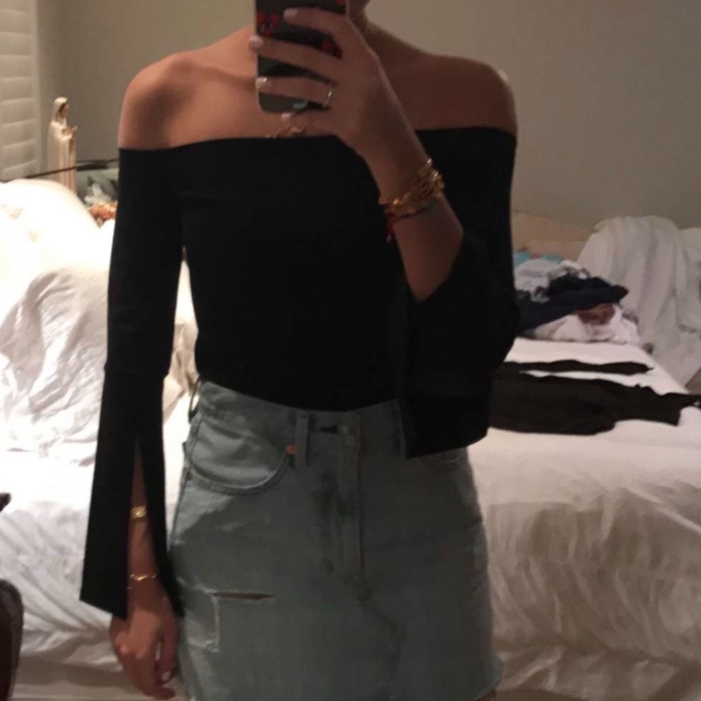 Alexis Long Sleeve Black Top